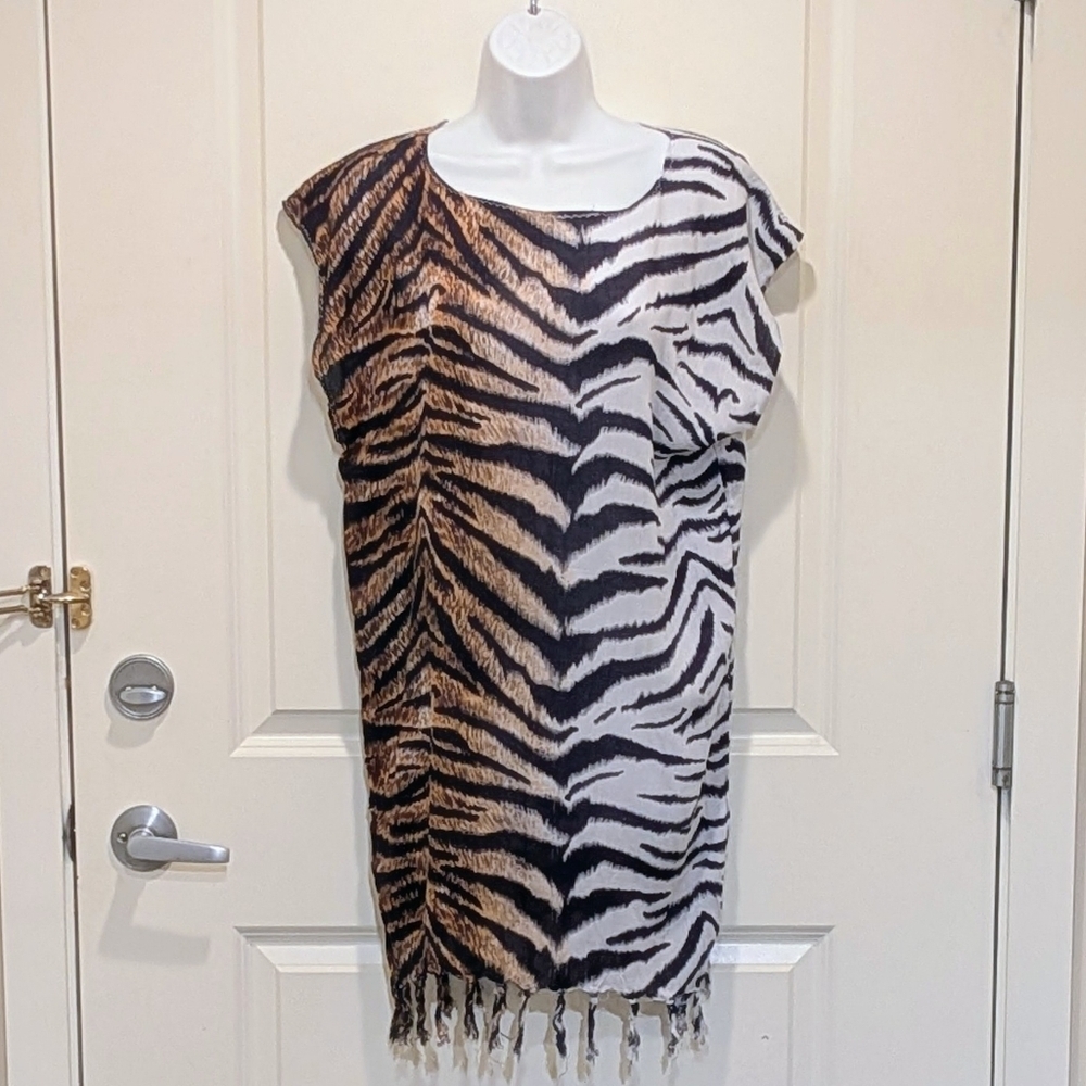 3/$30 NWOT Beckwoman S/M 100% Animal Print Fringe Bottom Beach Cover Up